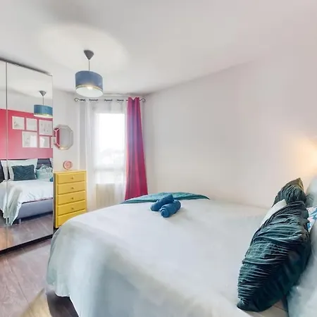 Apartment Paris Family & Friends - Gare A 5 Minutes - Parking Le Bourget