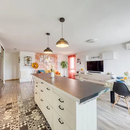 Paris Family & Friends - Gare A 5 Minutes - Parking Apartment